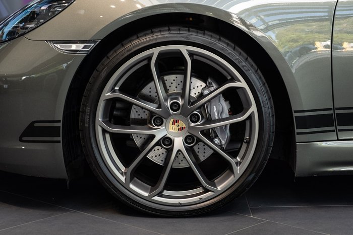 2024 Porsche 718 Cayman Style Edition