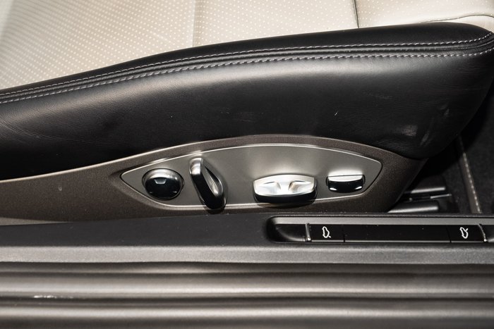 2024 Porsche 718 Cayman Style Edition