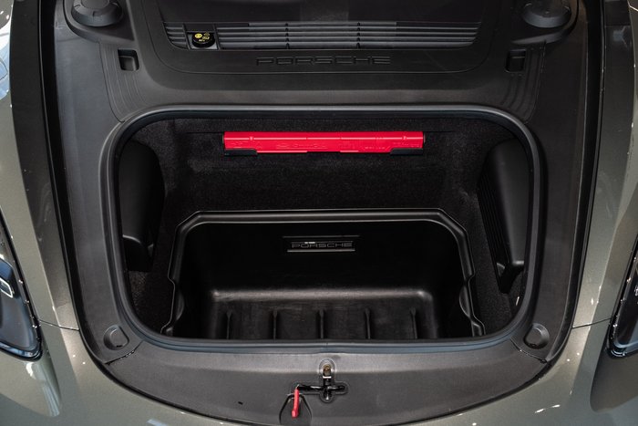 2024 Porsche 718 Cayman Style Edition