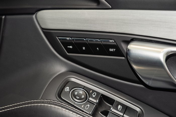 2024 Porsche 718 Cayman Style Edition