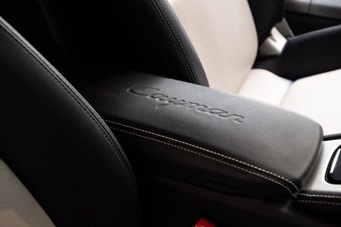 2024 Porsche 718 Cayman Style Edition