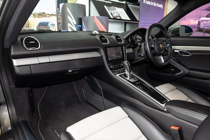 2024 Porsche 718 Cayman Style Edition