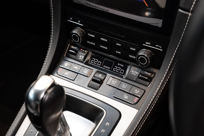 2024 Porsche 718 Cayman Style Edition