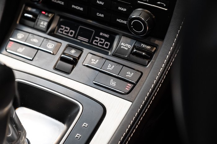 2024 Porsche 718 Cayman Style Edition