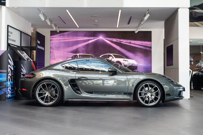 2024 Porsche 718 Cayman Style Edition