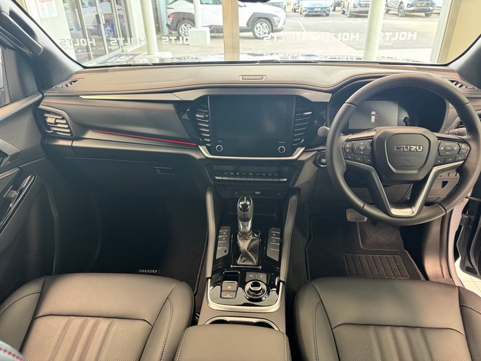 2026 ISUZU MU-X XT