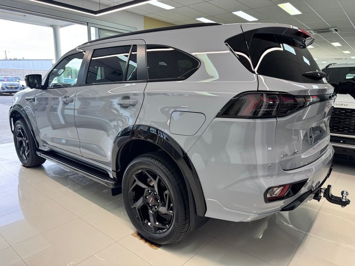 2026 ISUZU MU-X XT