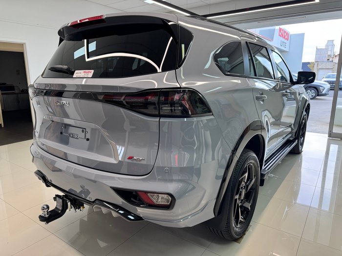 2026 ISUZU MU-X XT