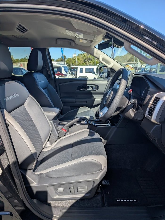 2025 NISSAN NAVARA ST-X