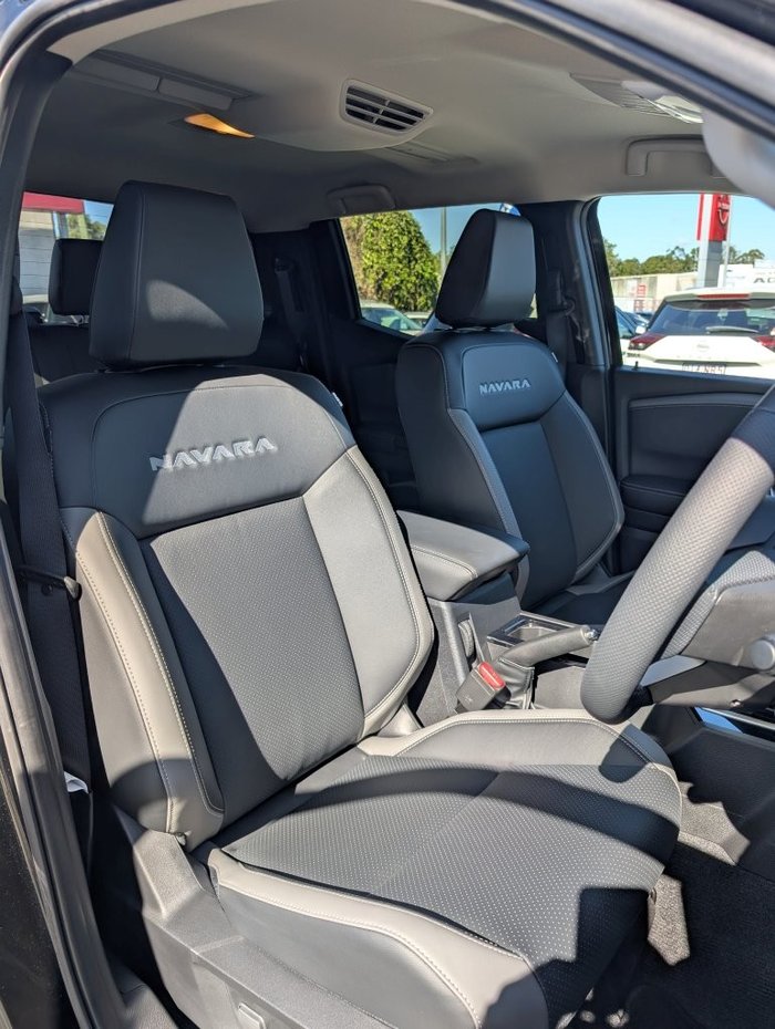 2025 NISSAN NAVARA ST-X