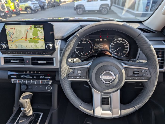 2025 NISSAN NAVARA ST-X