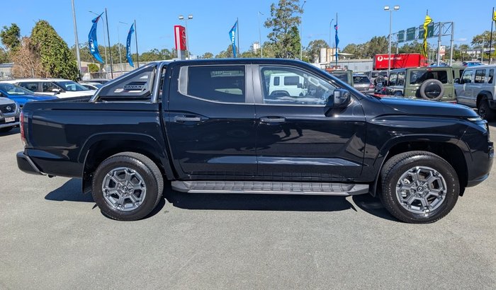 2025 NISSAN NAVARA ST-X