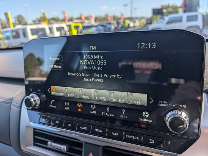 2025 NISSAN NAVARA ST-X