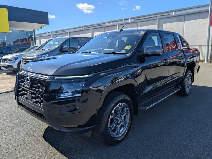 2025 NISSAN NAVARA ST-X