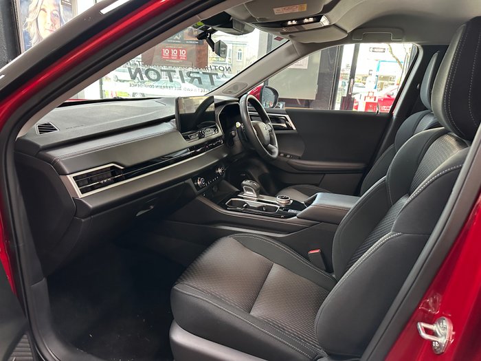 2025 Mitsubishi Outlander ES