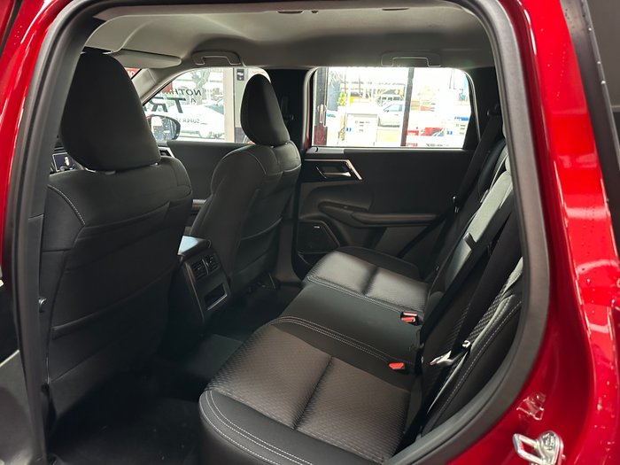 2025 Mitsubishi Outlander ES