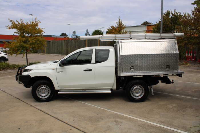 2021 Mitsubishi Triton GLX