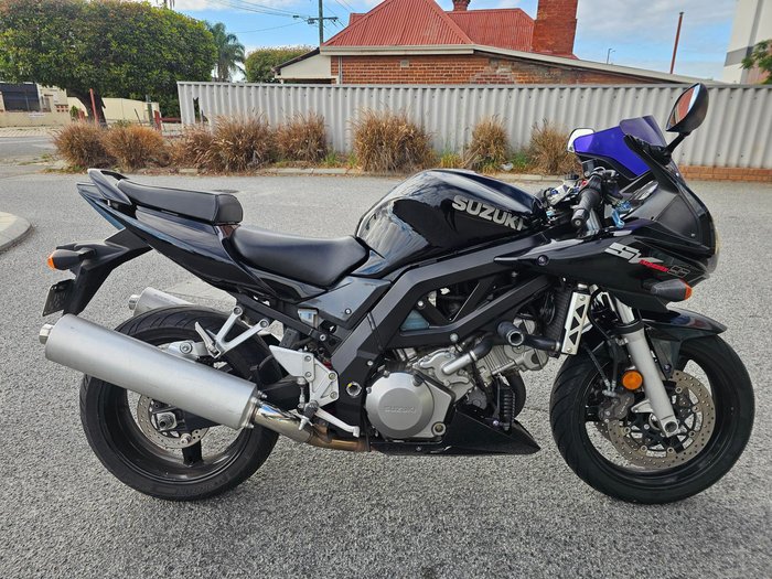 2006 Suzuki SV1000 Red