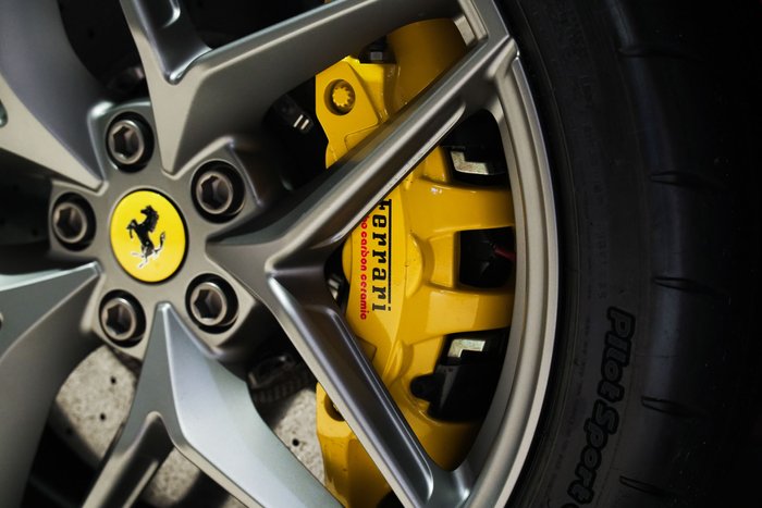 2019 Ferrari 488 Pista Spider F142 RED