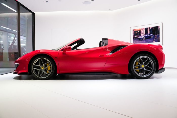2019 Ferrari 488 Pista Spider F142 RED