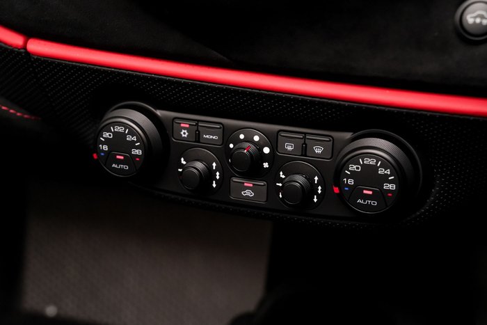 2019 Ferrari 488 Pista Spider F142 RED