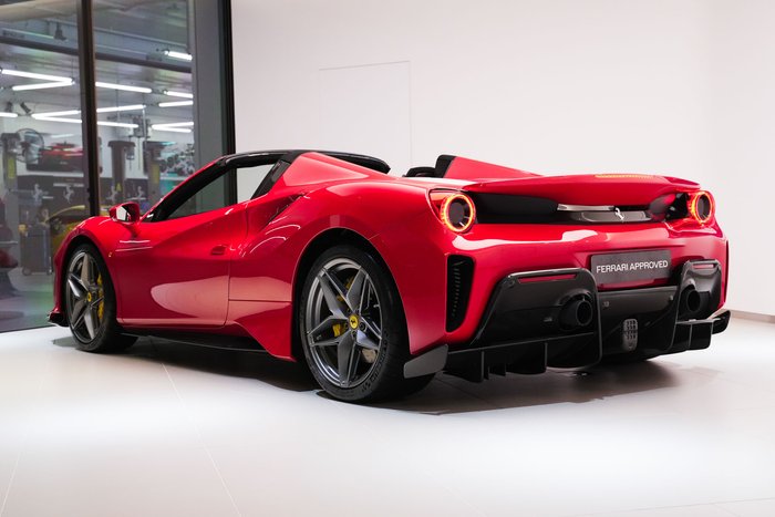 2019 Ferrari 488 Pista Spider F142 RED