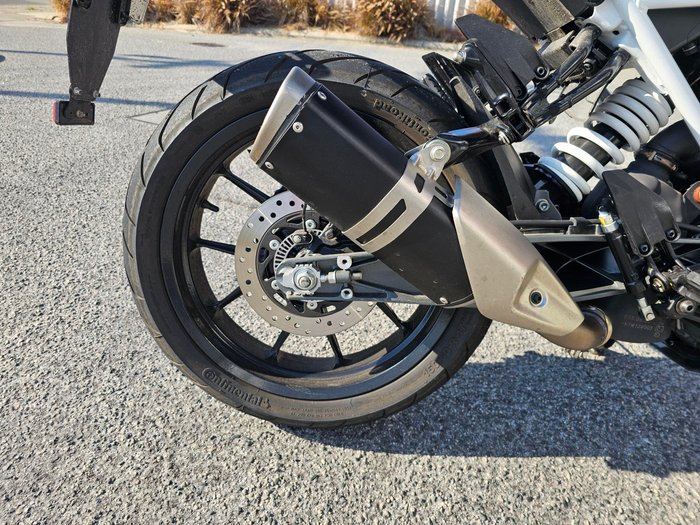 2022 KTM 390 Duke Orange