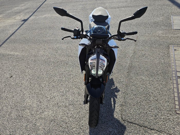 2022 KTM 390 Duke Orange