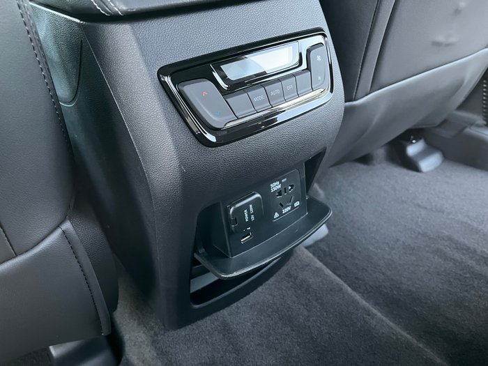 2024 Ldv D90