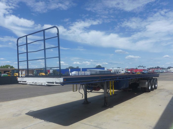 1999 Haulmark 48FT-73FT Flat Top Extendable