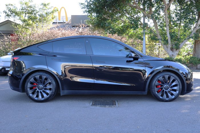 2023 Tesla Model Y Performance