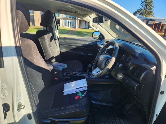 2021 Toyota Hilux SR