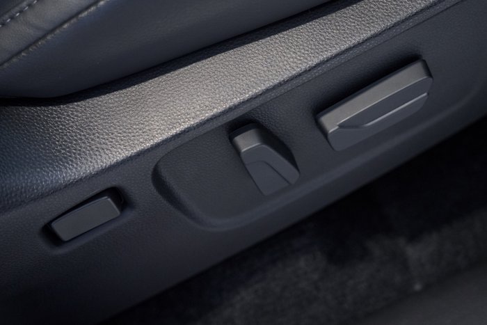 2025 Isuzu MU-X X-TERRAIN