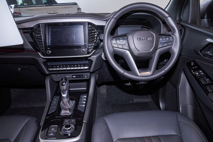 2025 Isuzu MU-X X-TERRAIN