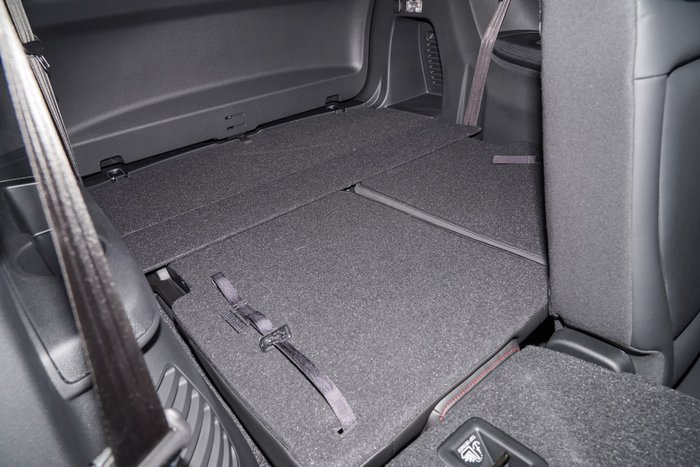 2025 Isuzu MU-X X-TERRAIN