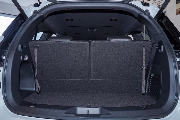 2025 Isuzu MU-X X-TERRAIN