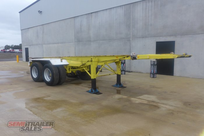 1995 Krueger 20FT Skel