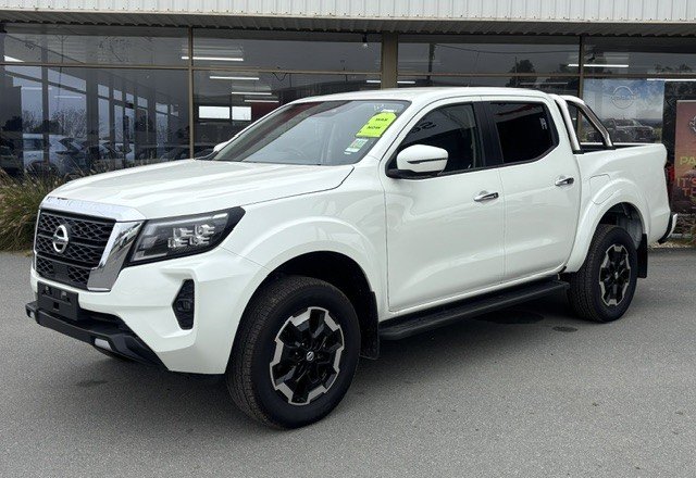 2025 Nissan Navara ST-X D23 MY25 WHITE