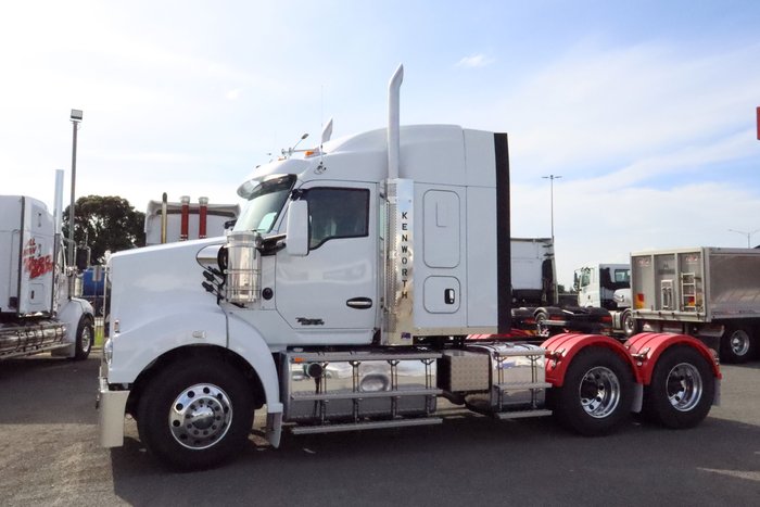 2025 KENWORTH T Series T620SAR T18 White