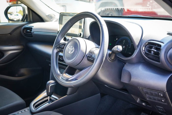 2024 Toyota Yaris Cross Hybrid GX