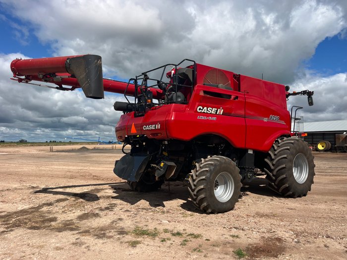 2023 CASE IH 8250  W/- FD241 MACDON FLEX DRAPER