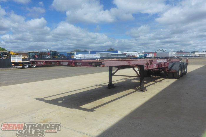 2001 Maxitrans 40FT Retractable Skel