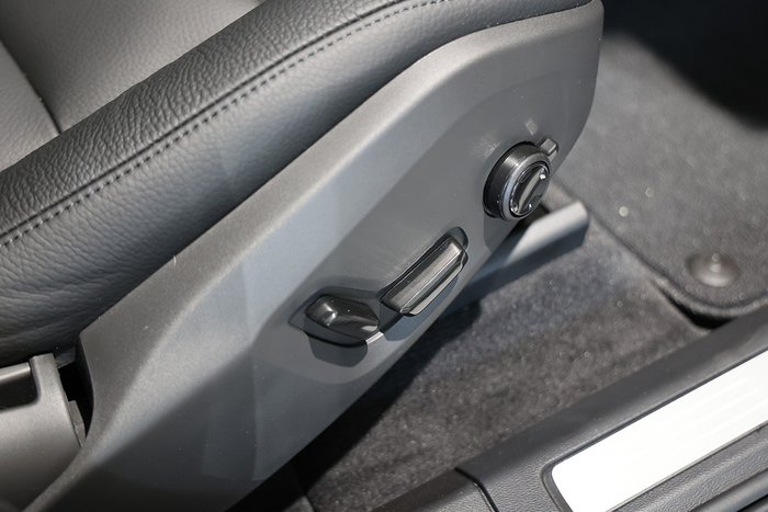 2024 Volvo XC60 Plus B5