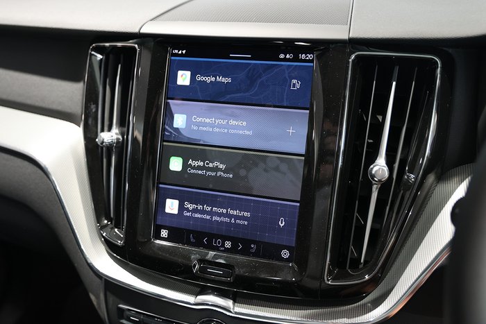 2024 Volvo XC60 Plus B5