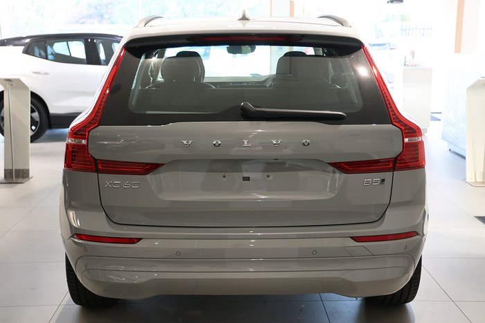 2024 Volvo XC60 Plus B5