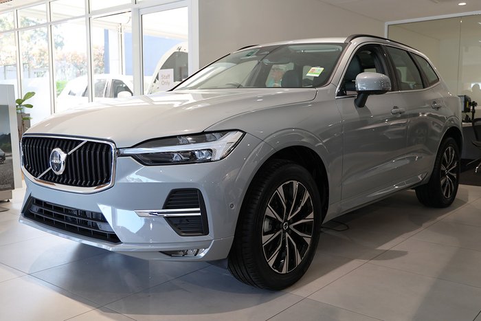 2024 Volvo XC60 Plus B5