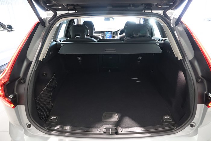 2024 Volvo XC60 Plus B5