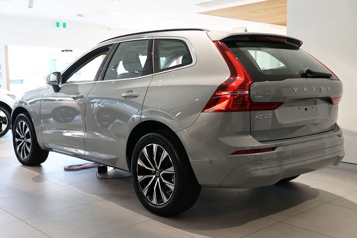 2024 Volvo XC60 Plus B5