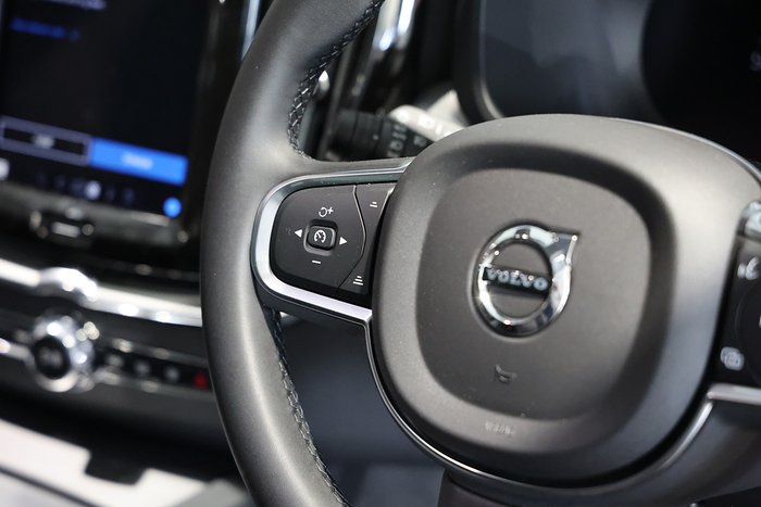 2024 Volvo XC60 Plus B5