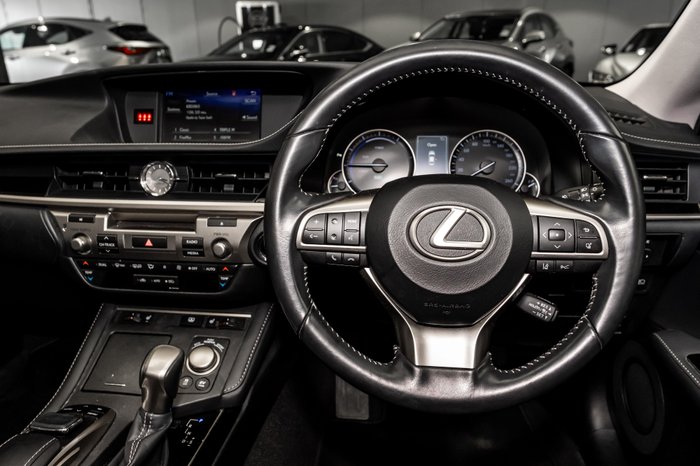 2018 Lexus ES300h Luxury 2.5L Hybrid Auto CVT Sedan